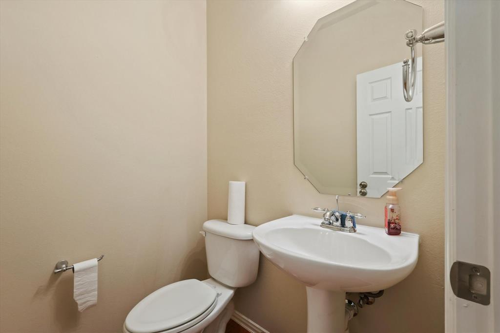 1023 Greenbriar Trail