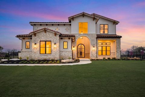 Photo of 10621 Arrowhead Point Drive, Fort Worth, TX 76179 (MLS # 21205150)