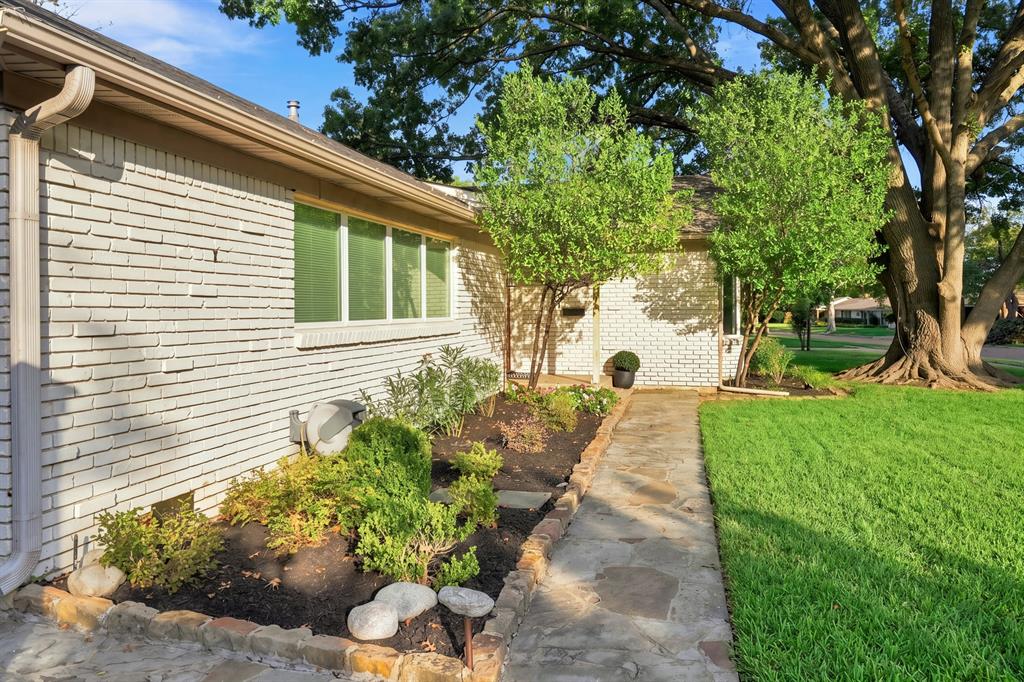 6211 Town Hill Lane