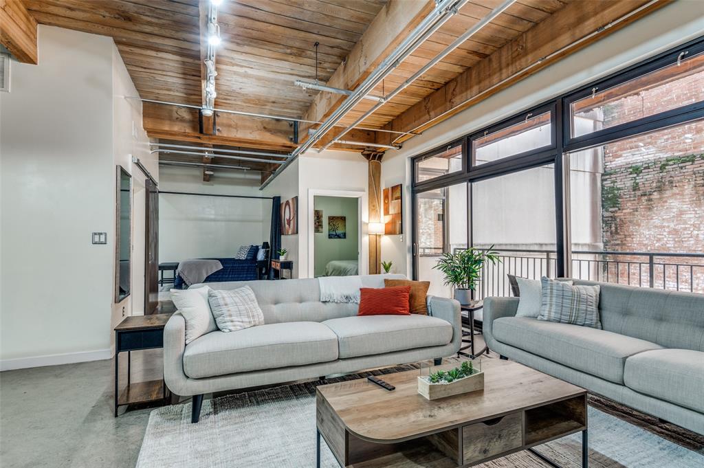 509 Elm Street 501