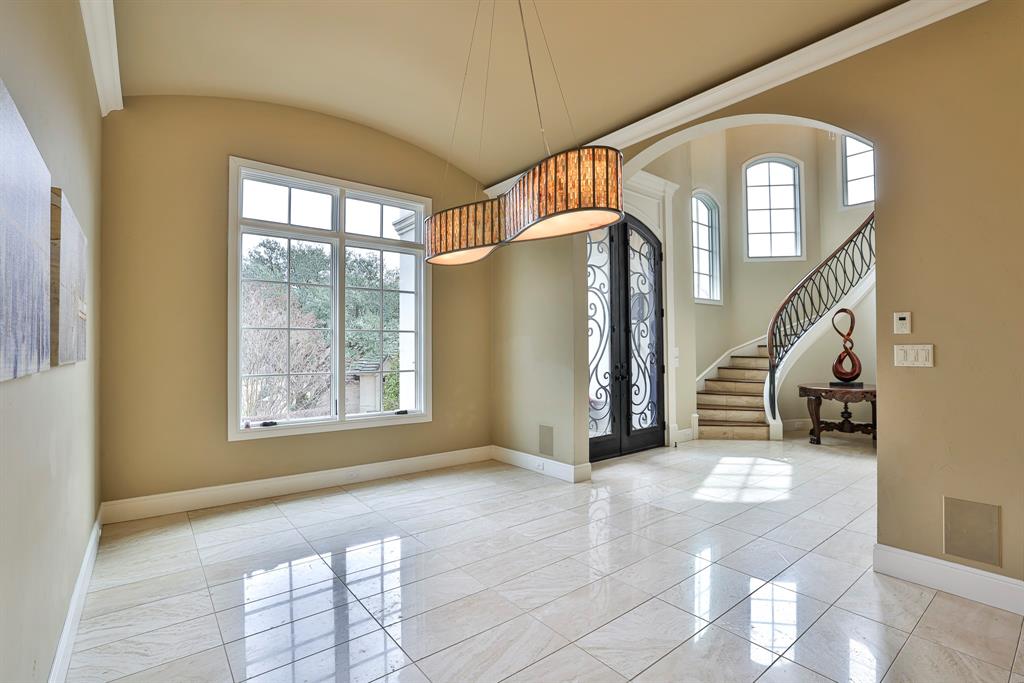 7001 Oakmont Terrace