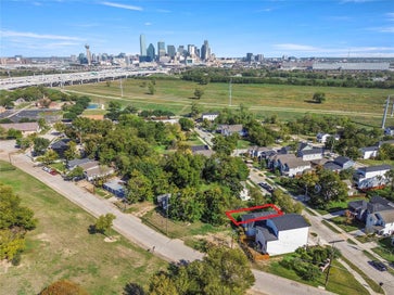 425 N Denley Drive Dallas TX 75203