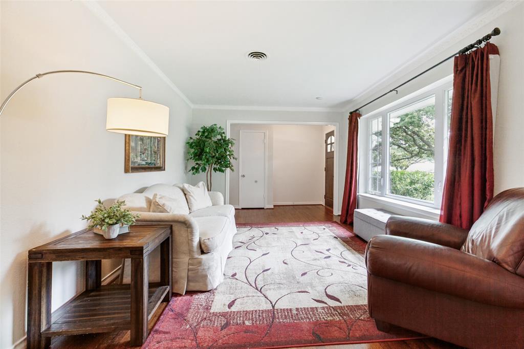 6935 Kingsbury Drive