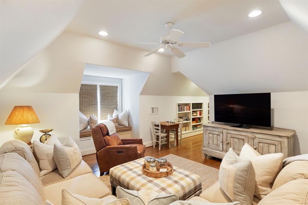 Crestmanor Estates - Residential