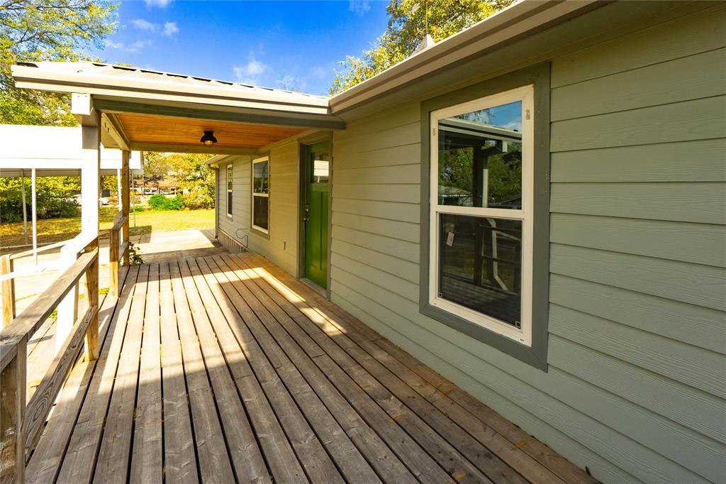 10015 Shoreline Drive