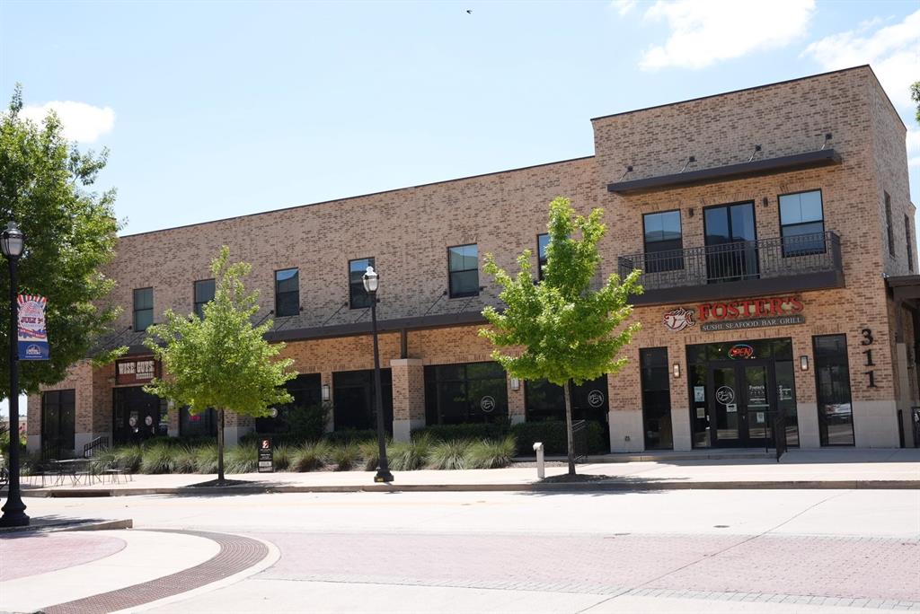 311 S Oak Street 250