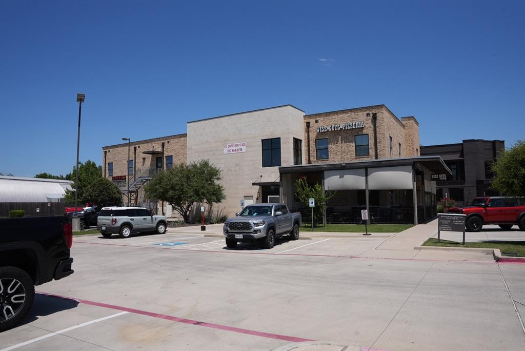 311 S Oak Street 250