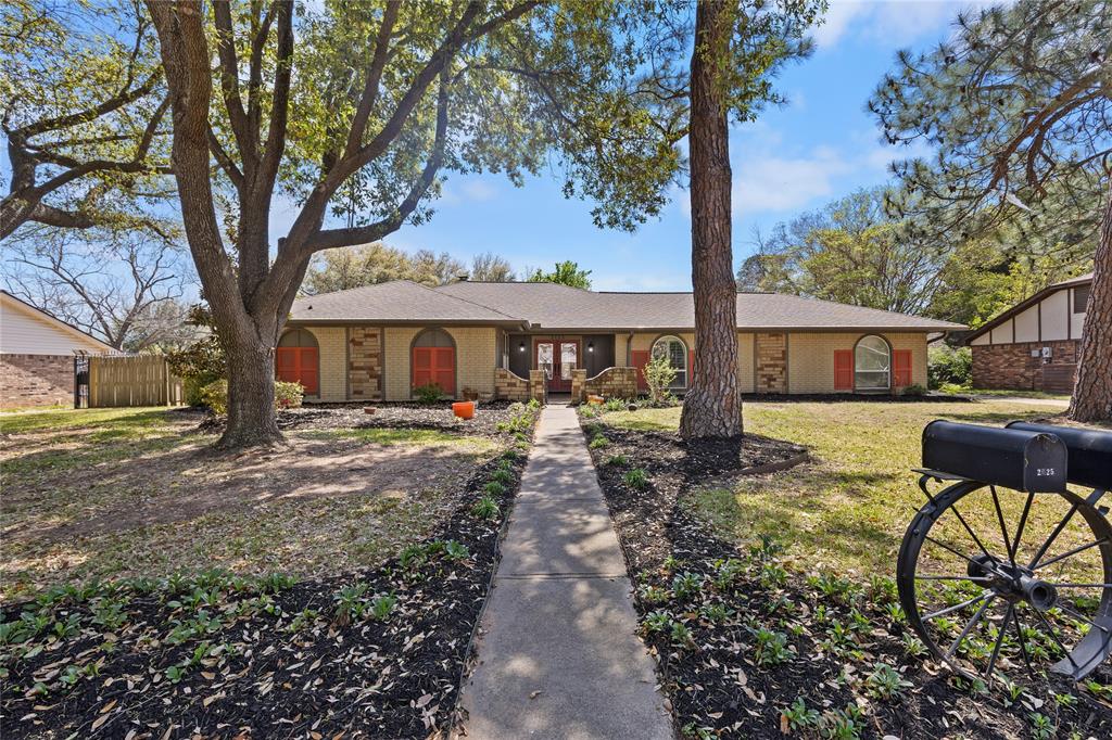 2125 Lakecrest Drive