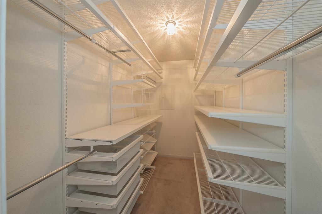 Cloisters Condo The - Residential