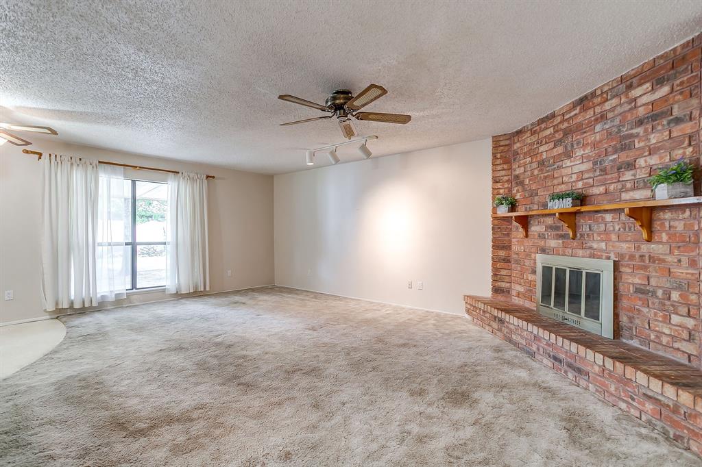 6820 Glenwood Drive