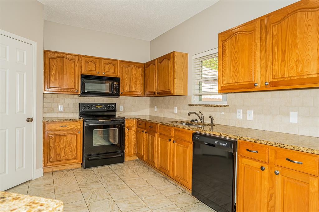 Meadows Of Roanoke Ph I - Residential Lease