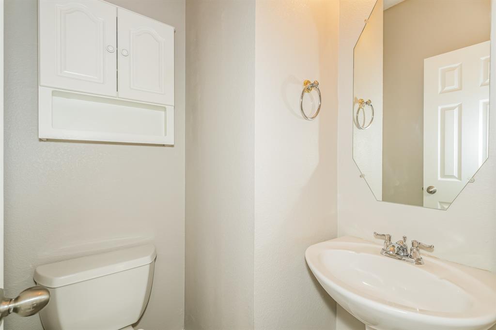 Meadows Of Roanoke Ph I - Residential Lease