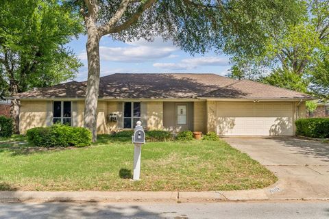 7016 Briardale Drive North Richland Hills TX 76182