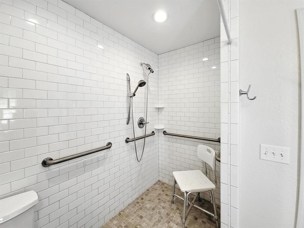 ELLISON JAMES - Residential