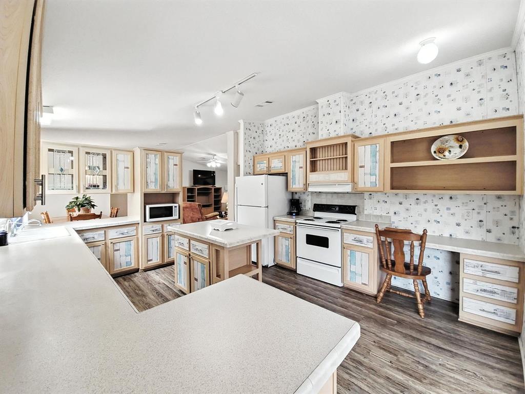 ELLISON JAMES - Residential