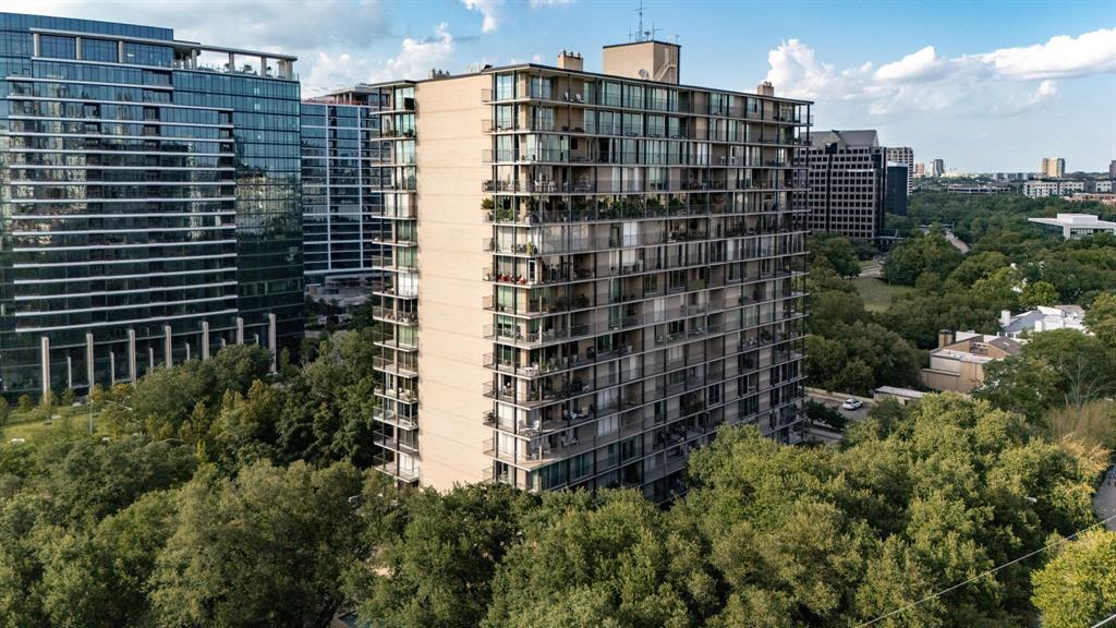 Park Towers Condo - Residential