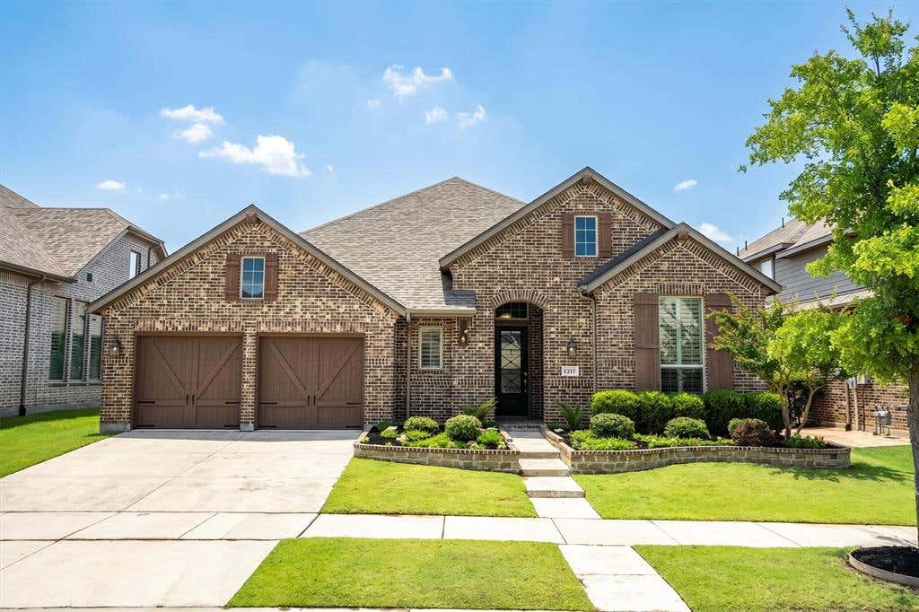 Photo of 1217 7th Street, Argyle, TX 76226 (MLS # 21302237)