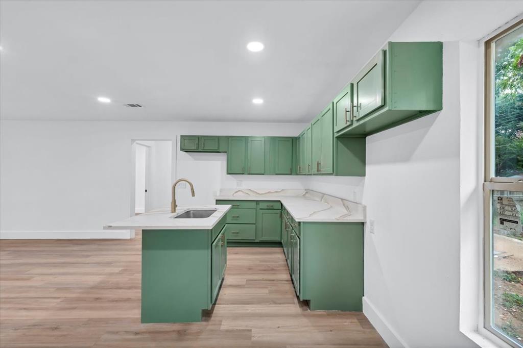 607 Lombardy Lane