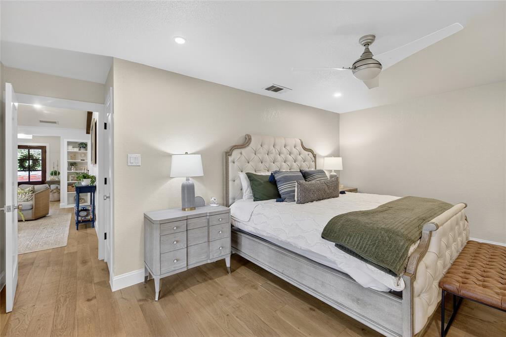 Hurst, Texas 76054, United States, 3 Bedrooms Bedrooms, ,2 BathroomsBathrooms,Residential,Pending,216511