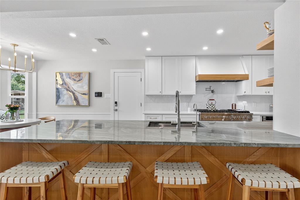 Hurst, Texas 76054, United States, 3 Bedrooms Bedrooms, ,2 BathroomsBathrooms,Residential,Pending,216511