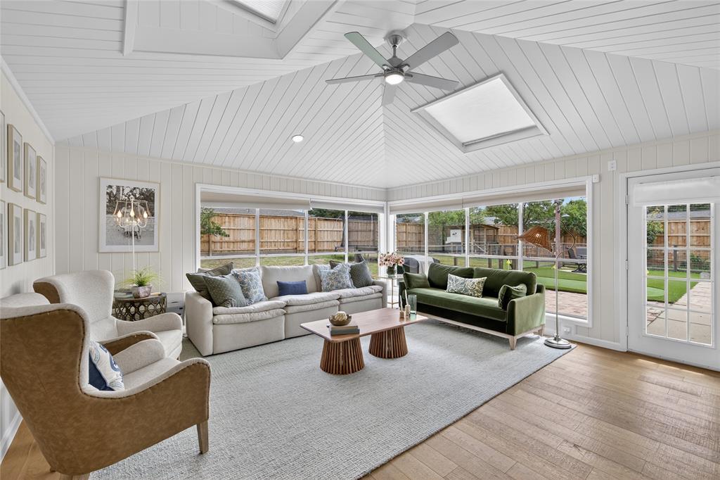 Hurst, Texas 76054, United States, 3 Bedrooms Bedrooms, ,2 BathroomsBathrooms,Residential,Pending,216511