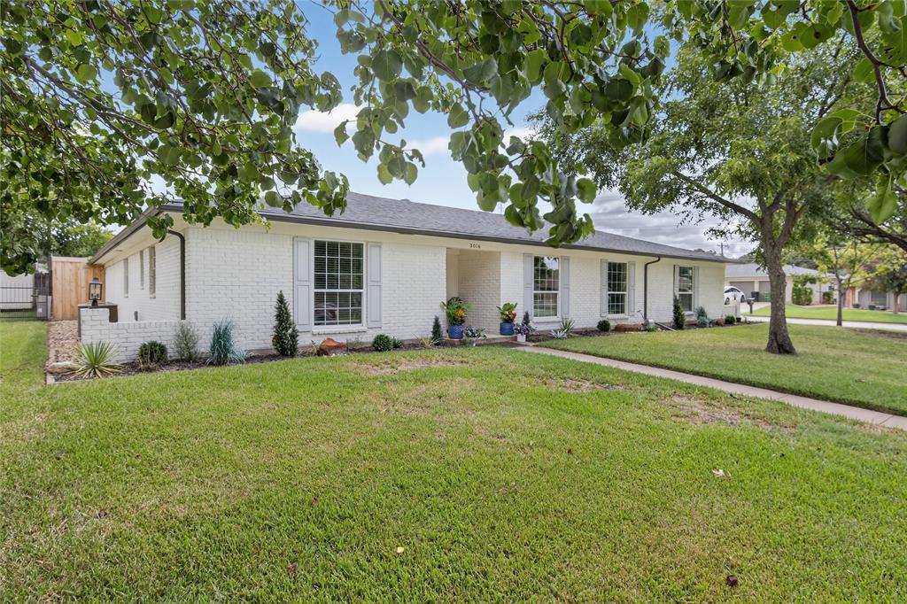 Hurst, Texas 76054, United States, 3 Bedrooms Bedrooms, ,2 BathroomsBathrooms,Residential,Pending,216511