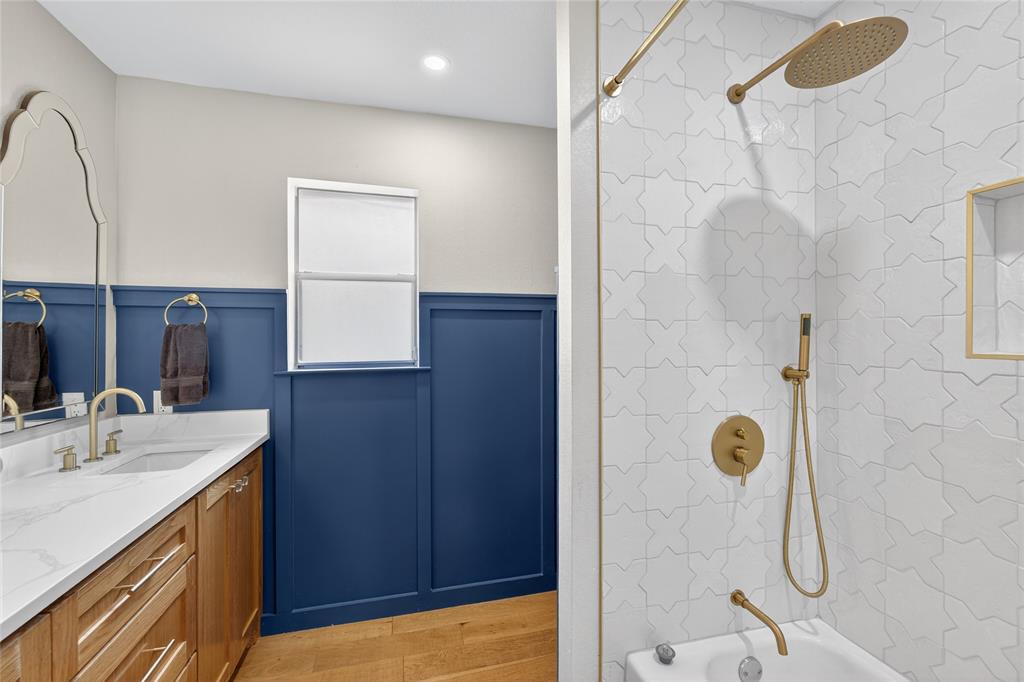 Hurst, Texas 76054, United States, 3 Bedrooms Bedrooms, ,2 BathroomsBathrooms,Residential,Pending,216511