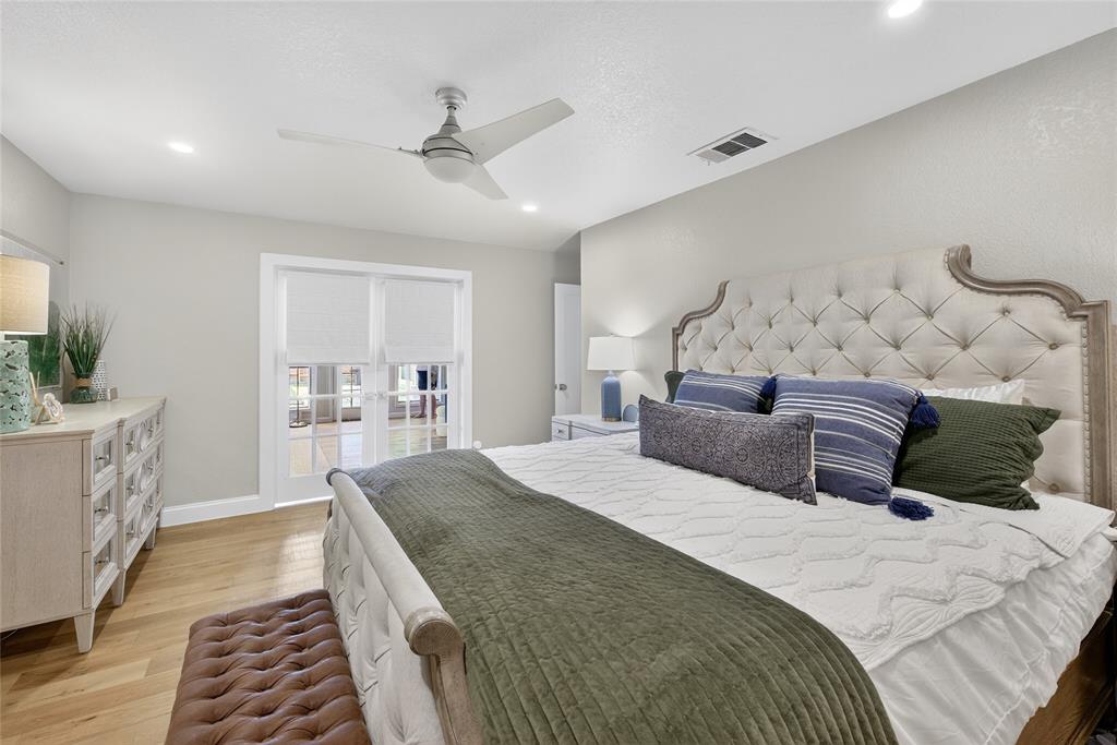 Hurst, Texas 76054, United States, 3 Bedrooms Bedrooms, ,2 BathroomsBathrooms,Residential,Pending,216511