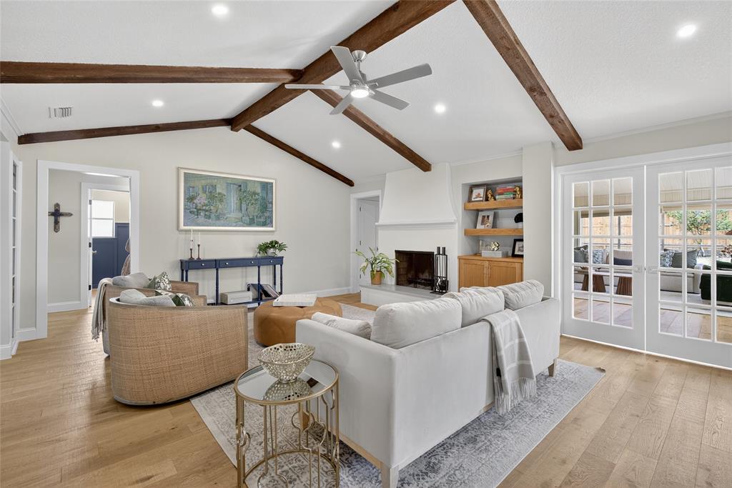 Hurst, Texas 76054, United States, 3 Bedrooms Bedrooms, ,2 BathroomsBathrooms,Residential,Pending,216511