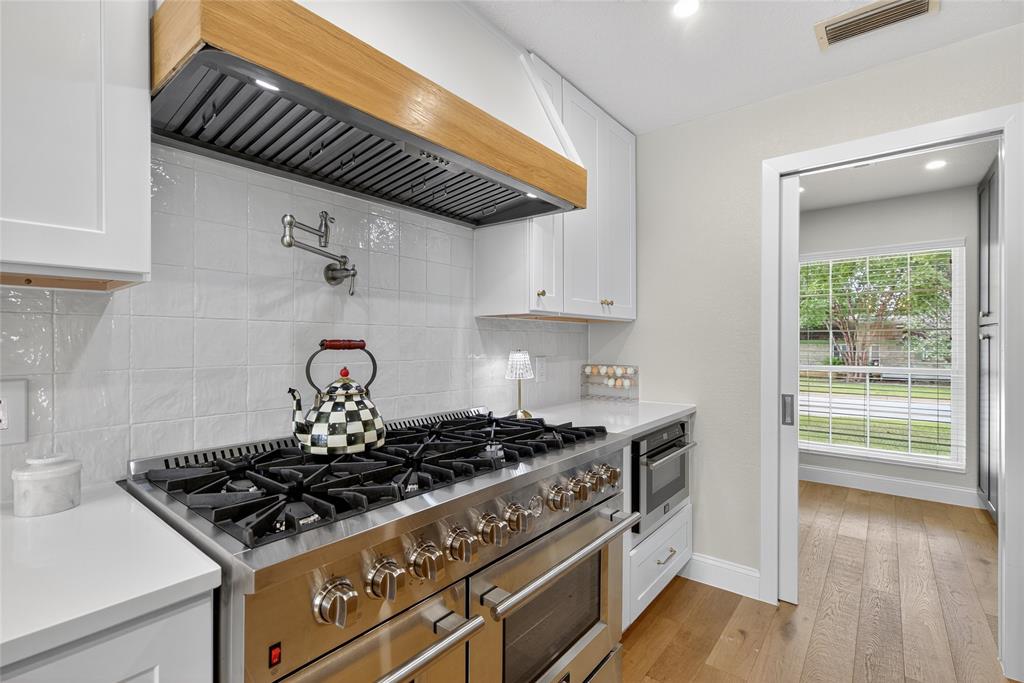 Hurst, Texas 76054, United States, 3 Bedrooms Bedrooms, ,2 BathroomsBathrooms,Residential,Pending,216511