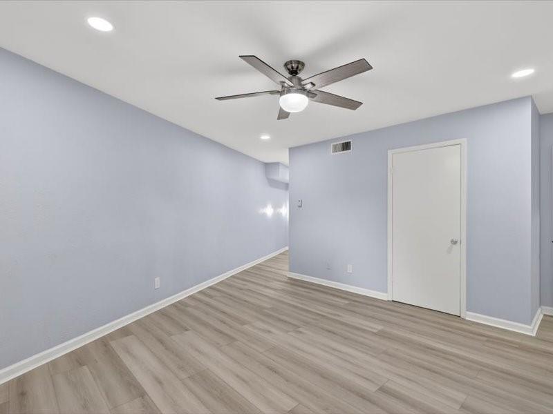 University Place Condo - Residential