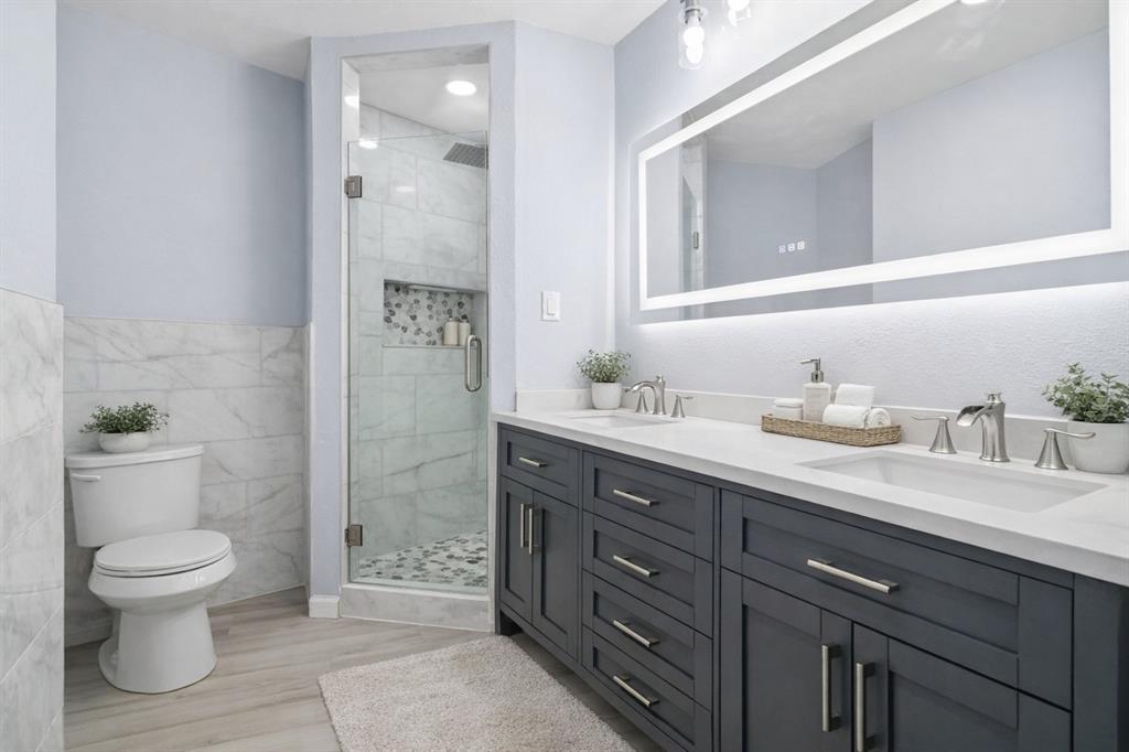 University Place Condo - Residential