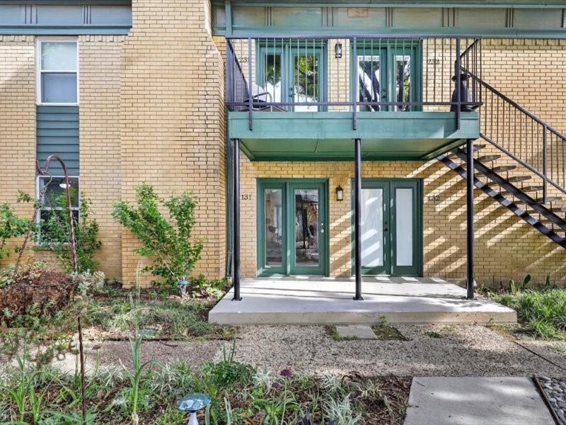 University Place Condo - Residential