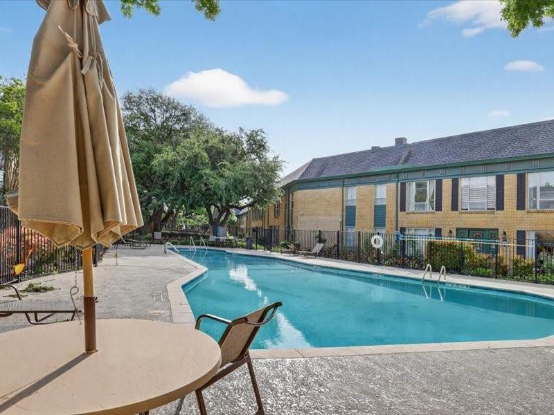 University Place Condo - Residential