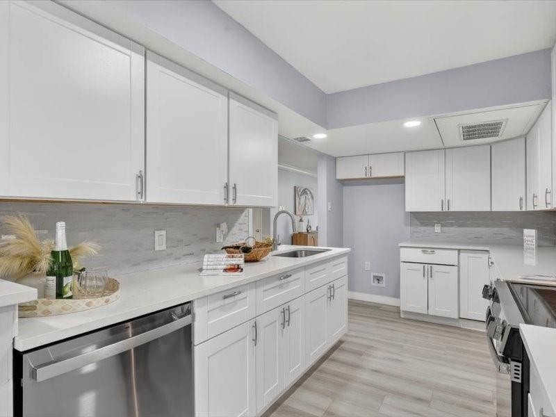 University Place Condo - Residential