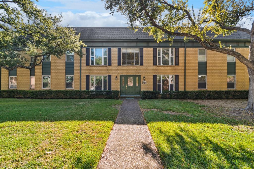 University Place Condo - Residential