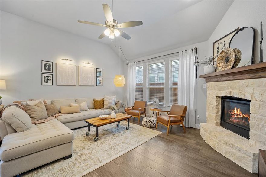 Wow!! Located in sought-after Trinity Falls. Over 1700 sqft of pure delight. You will feel as though you’ve walked into a model home. The open living room with open concept kitchen, over-sized island that is made for entertaining. Private owner’s suite complete with spa bath. This home is about creative spaces – a hidden bar and private desk area complete with barn door. Don’t miss the cozy backyard with extended deck and covered patio. This is a must see!