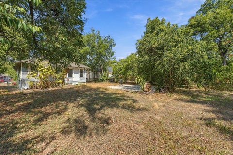 Tiny photo for 2114 lyle Avenue, Waco, TX 76708 (MLS # 21397057)