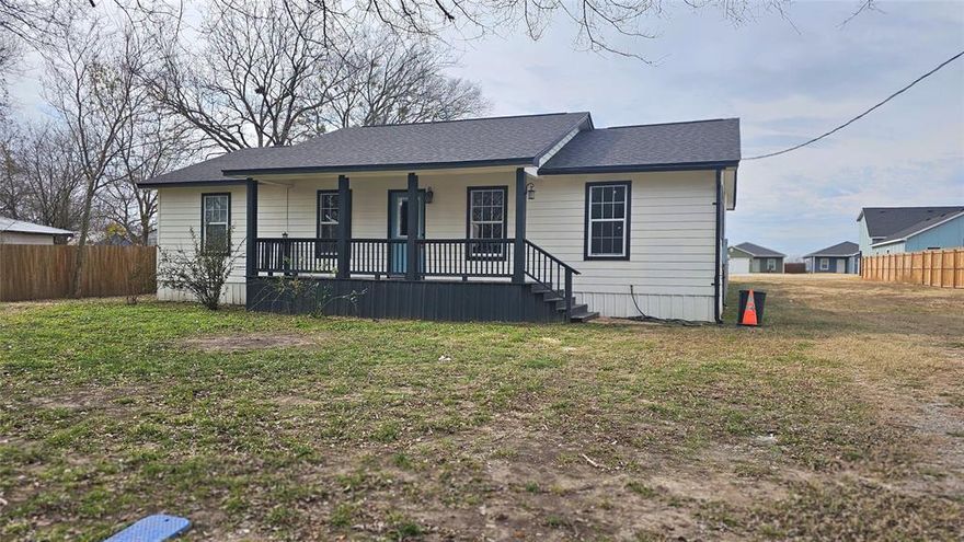 Three Bedrooms and Two Bathrooms in this cozy home with a fenced backyard and front and back porch. Blocks away from highways 121 and 11 for quickly accessing many local cities. Only 5 miles to highways 69, 82, or 56 as well.  
Minutes from Lakes for boating, fishing, or camping with open spaces for fun with family and friends. With quick access to so many major highways, you can have easy drives to work and schools as well as recreation.  Large lot with ample parking for your autos, boat, or camper.  Come to the country for small town peace and quiet for your home life!