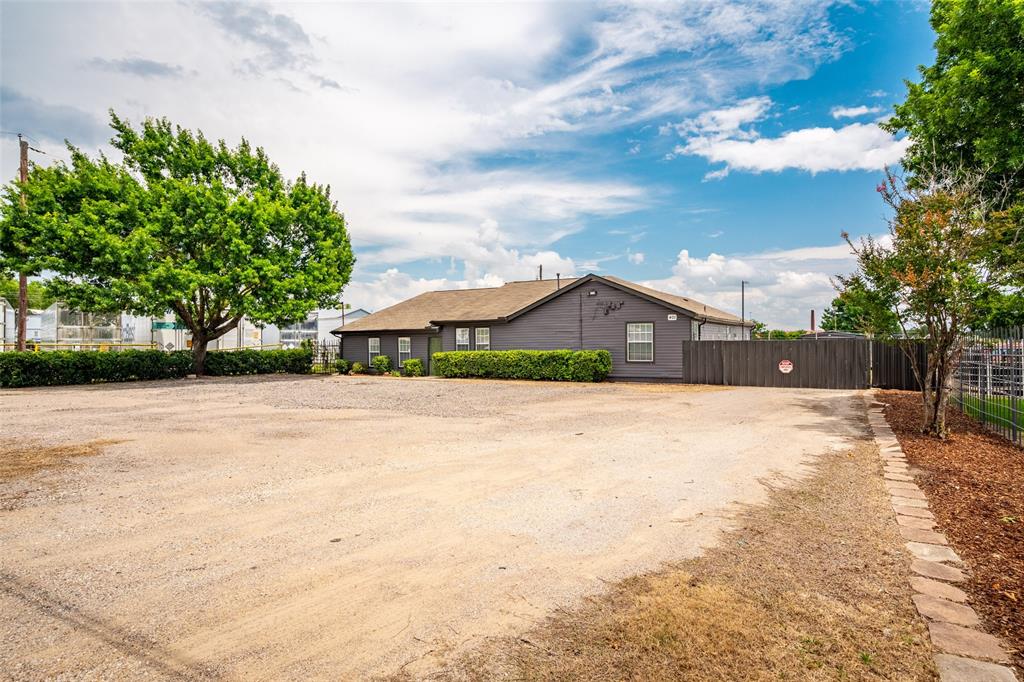 401 W Simonds Road