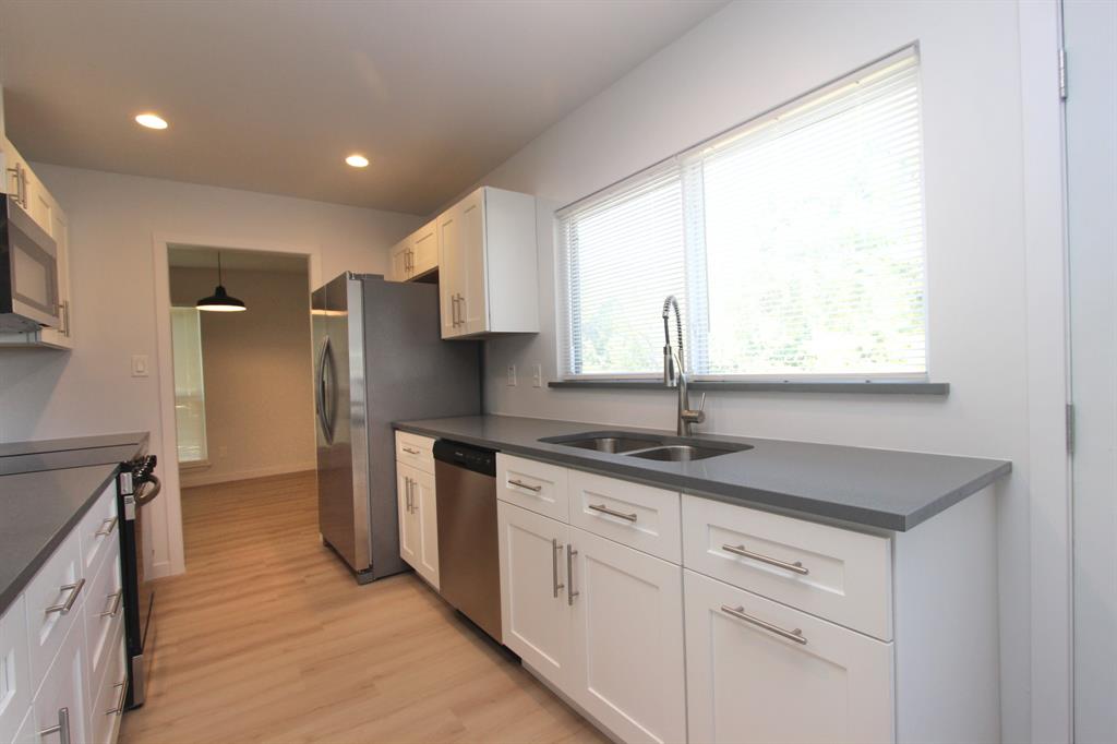 2922 Ashglen Drive
