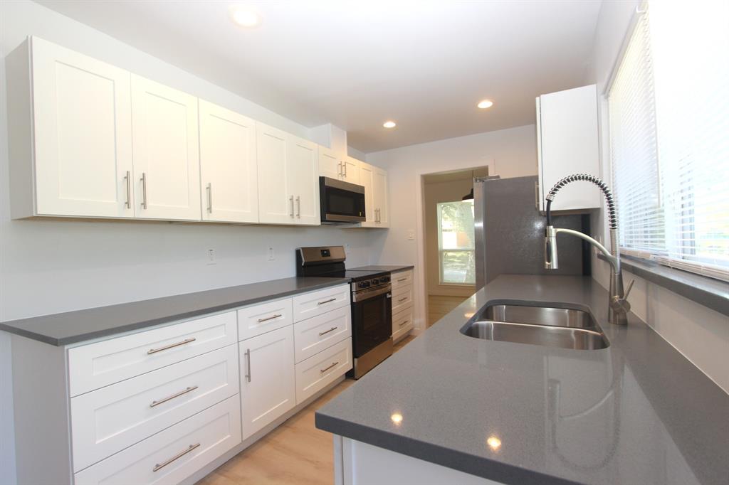 2922 Ashglen Drive