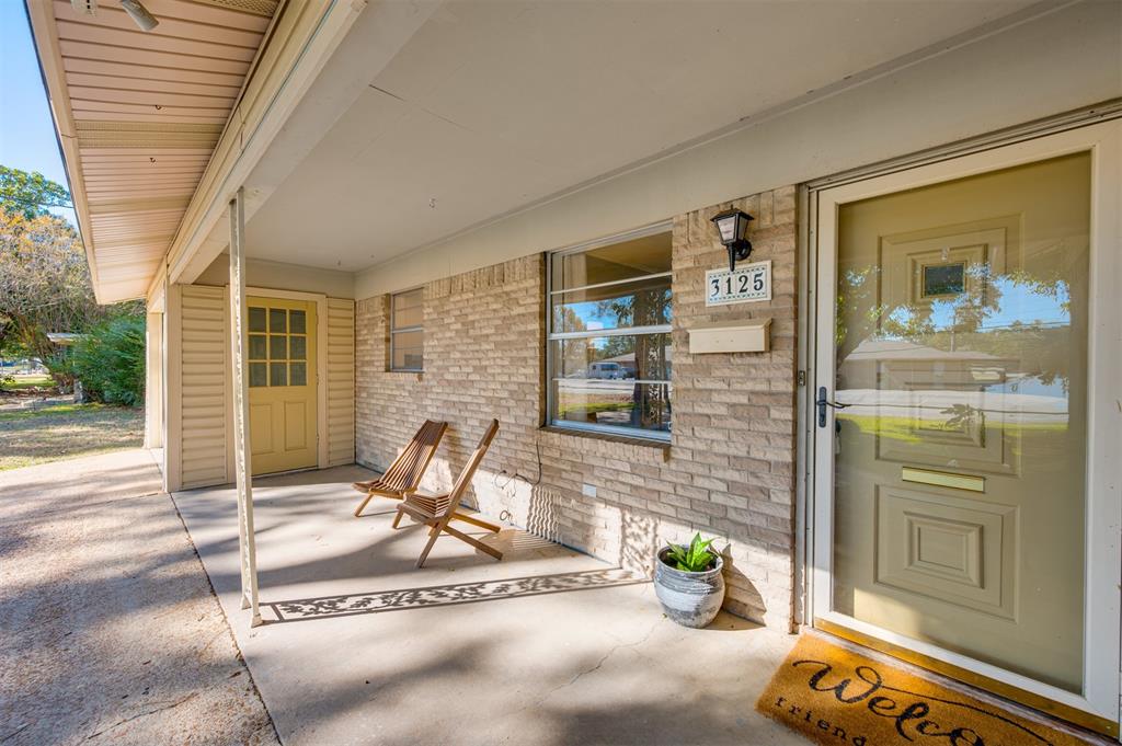 3125 E Houston Street