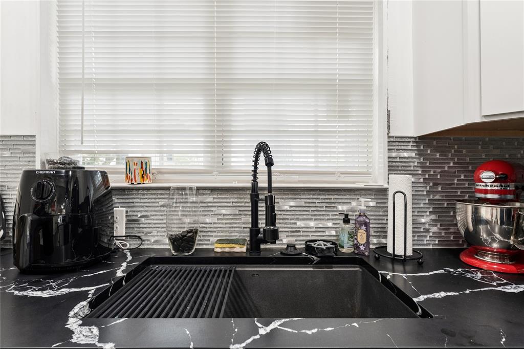 2907 LAKE SHORE 103