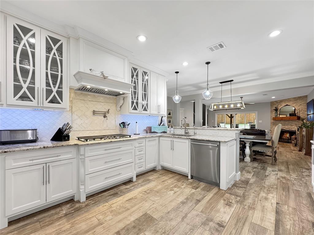 5216 Bear Valley Drive