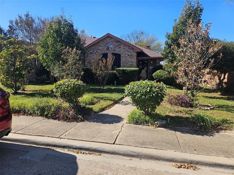 107 Larchbrook Drive DeSoto TX 75115