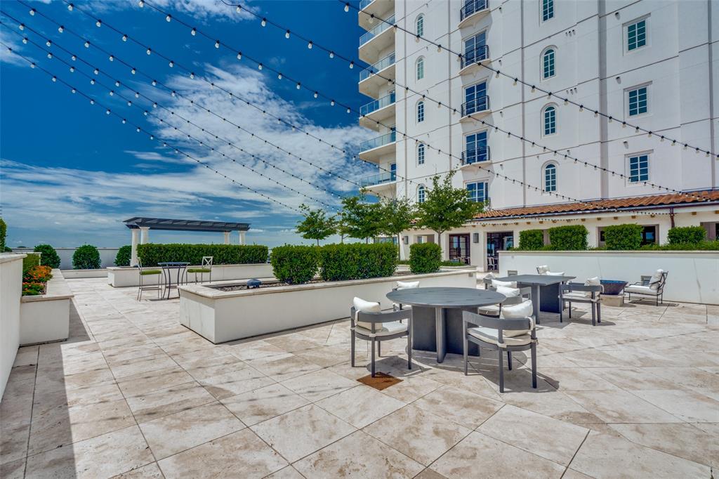 Lakeside Tower - Residential