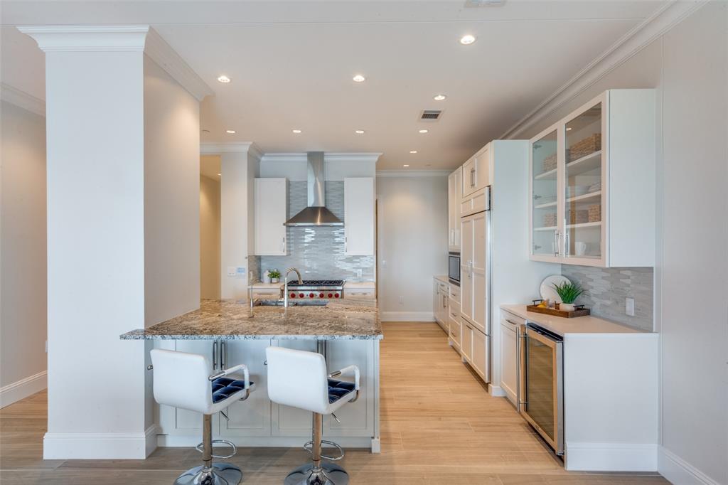 Lakeside Tower - Residential