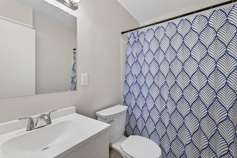 Tiny photo for 1521 Holiday Place, Bossier City, LA 71112 (MLS # 21196522)