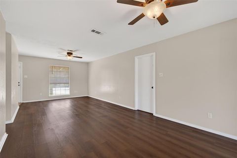 Tiny photo for 1521 Holiday Place, Bossier City, LA 71112 (MLS # 21196522)